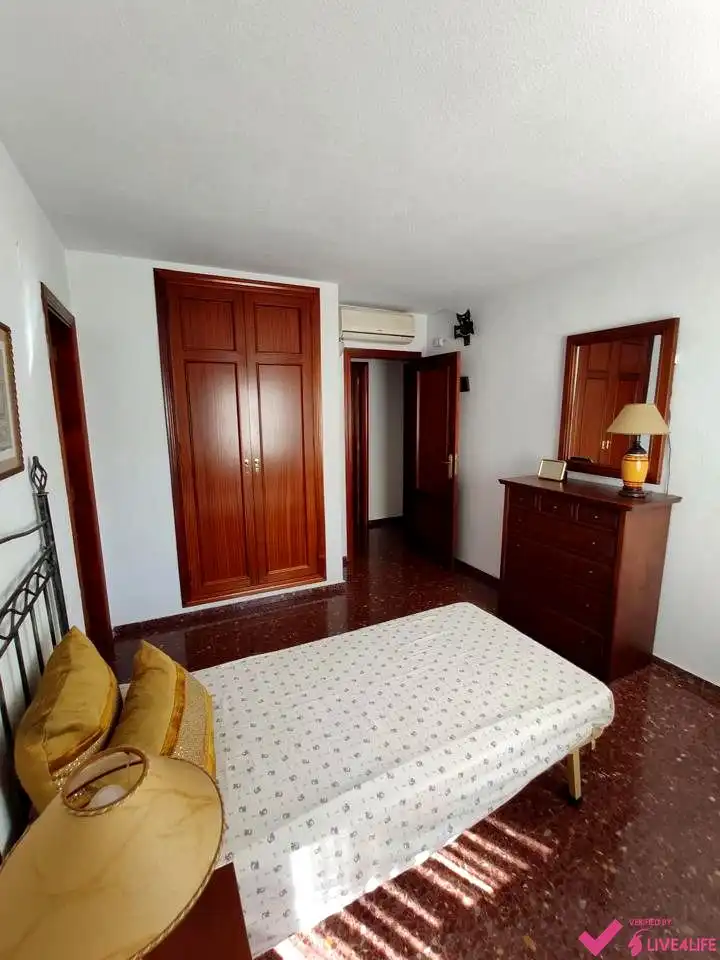 Bedroom of Flat for rent in Valencia  with Air Conditioner, Heating and Furnished