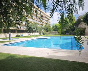 Swimming pool of Flat for sale in Vilanova i la Geltrú  with Air Conditioner, Heating and Private garden