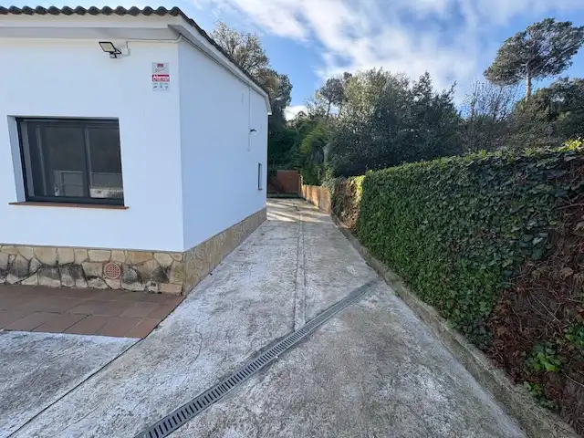 Casa amb piscina en venda a Carrer Comajuliana, imagen 4