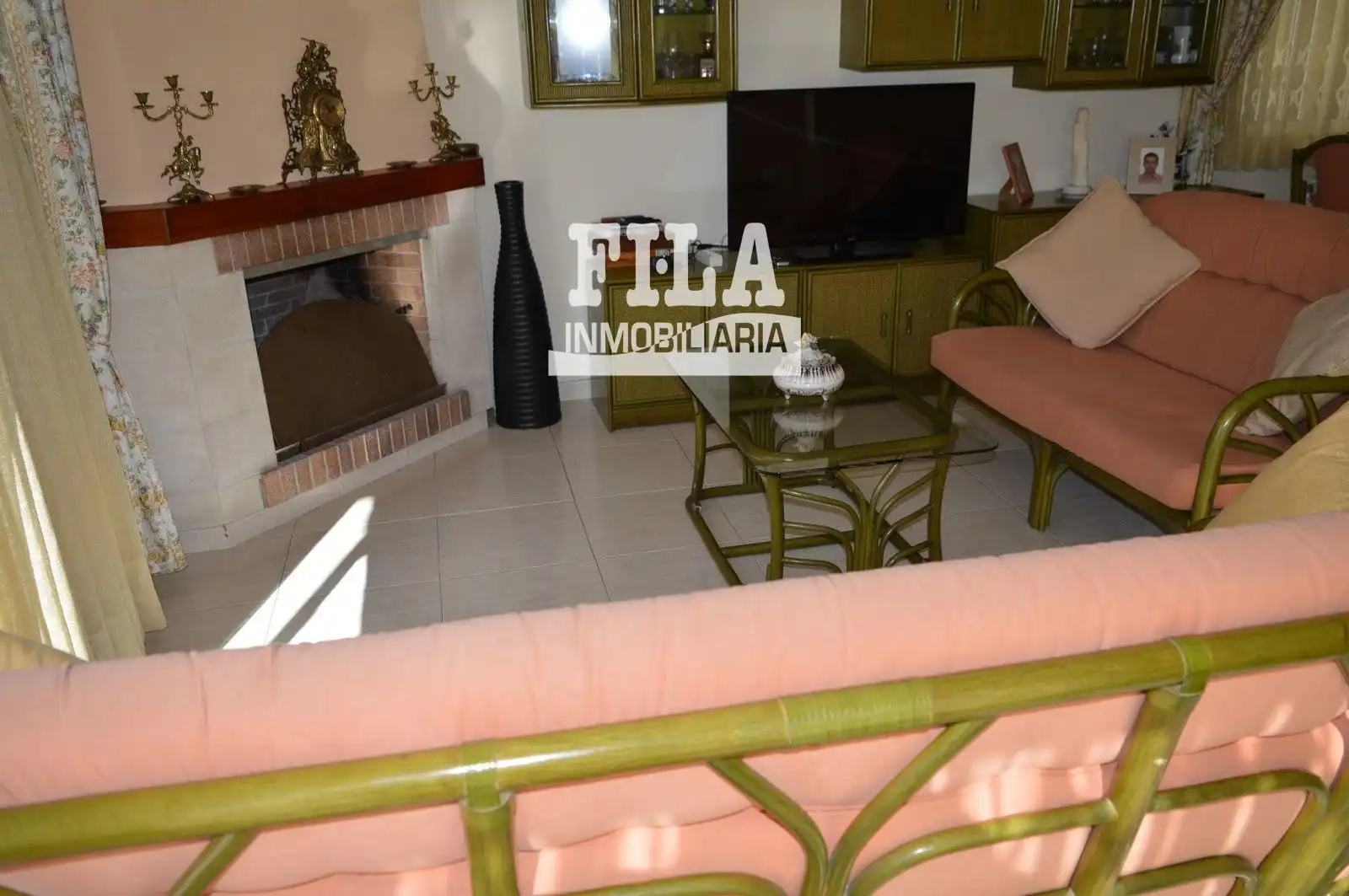 Sala d'estar de Casa o xalet en venda en Calafell amb Calefacció, Terrassa i Traster