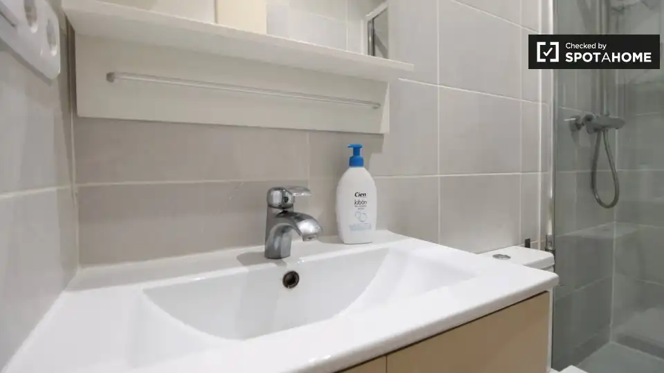 Flat with terrace to rent in Ciutat Vella, imagen 11