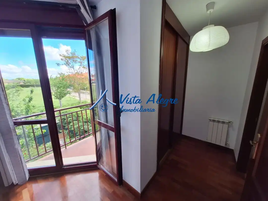Schlafzimmer von Einfamilien-Reihenhaus zum Verkauf in Santo Domingo de la Calzada mit Heizung, Privatgarten und Terrasse