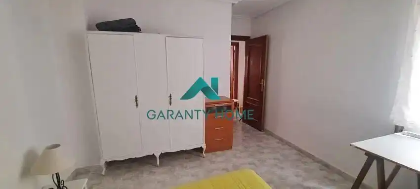 Flat with balcony to rent in San Bernardo - Carmelitas - Campus, imagen 8