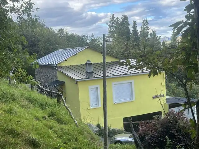 Vista exterior de Casa o xalet en venda en Grandas de Salime
