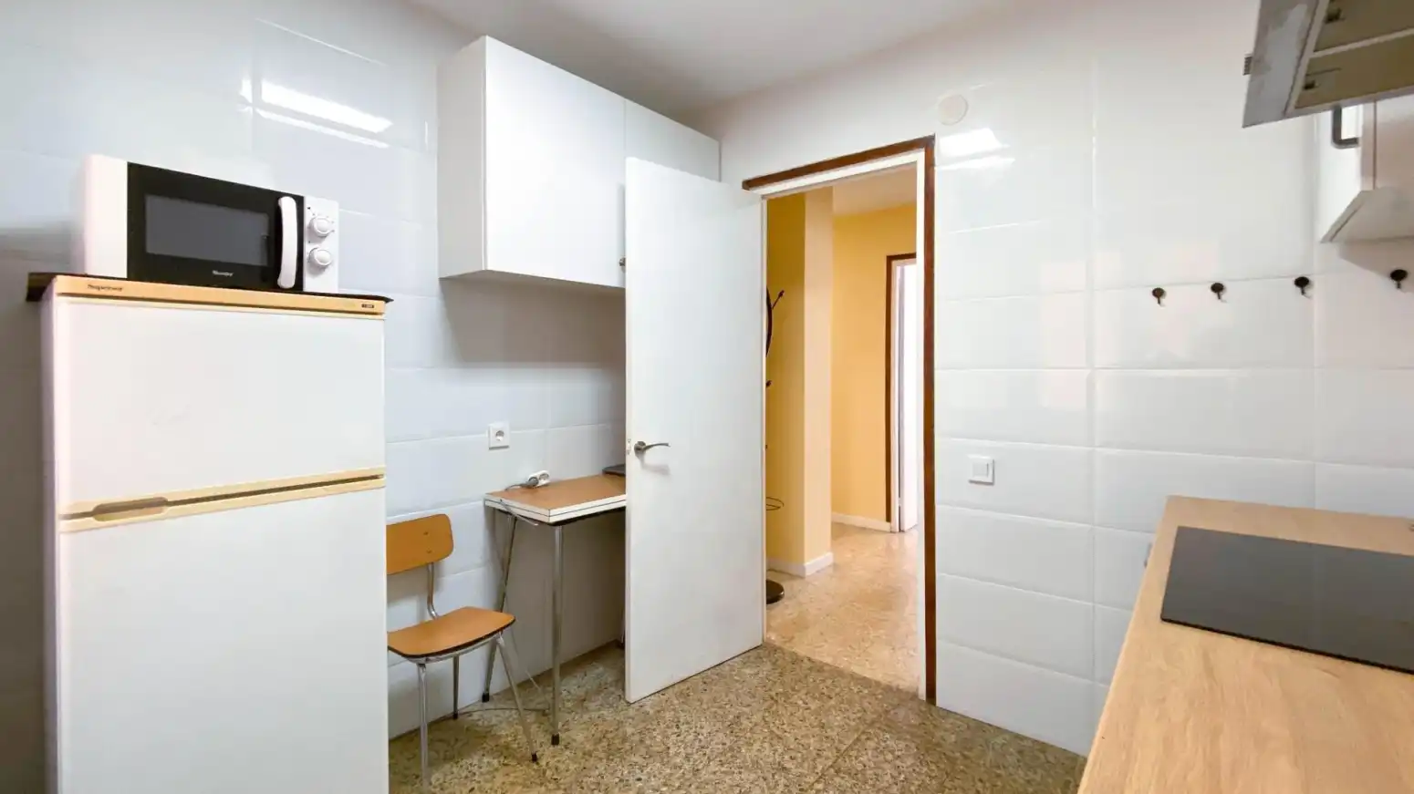 Cuina de Pis de lloguer en Santander amb Calefacció, Parquet i Moblat