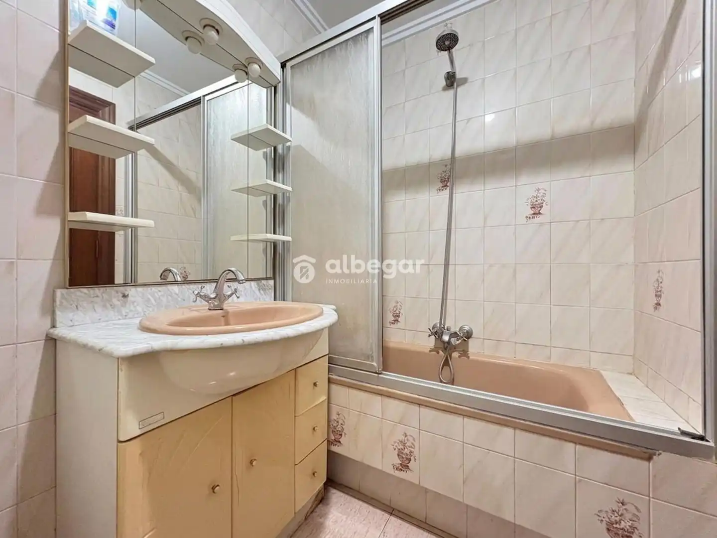 Habitación de Piso en venta en Valencia con Aire acondicionado, Terraza y Balcón