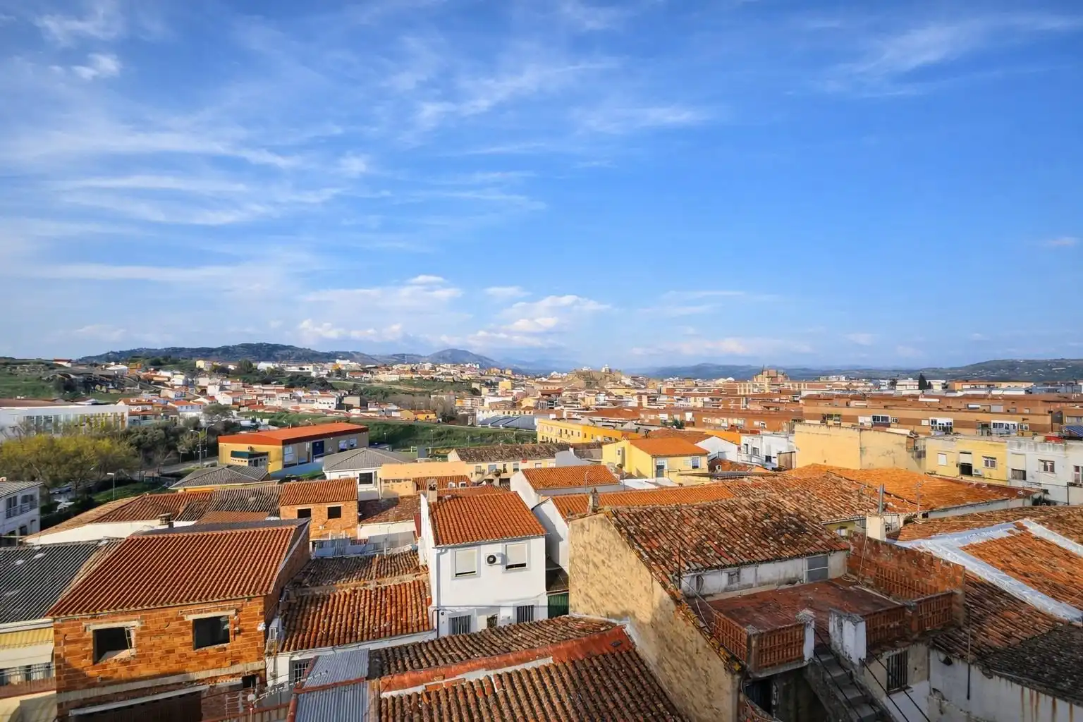 Vista exterior de Ático en venta en Plasencia con Aire acondicionado, Calefacción y Terraza