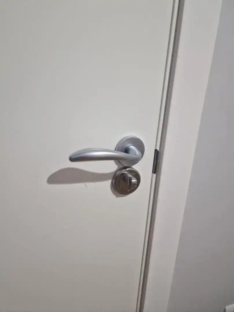 Dormitori de Apartament de lloguer en Churriana de la Vega amb Aire condicionat, Parquet i Piscina