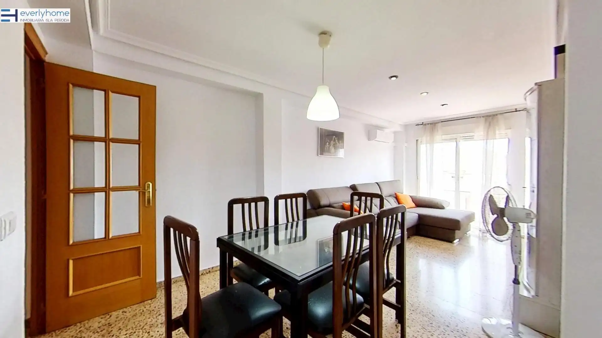 Comedor de Piso para compartir en Burjassot con Aire acondicionado, Amueblado y Balcón