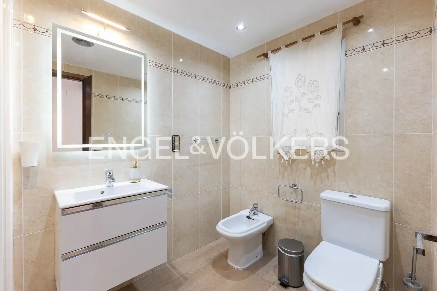 Baño de Piso de alquiler en Valencia con Aire acondicionado, Calefacción y Parquet