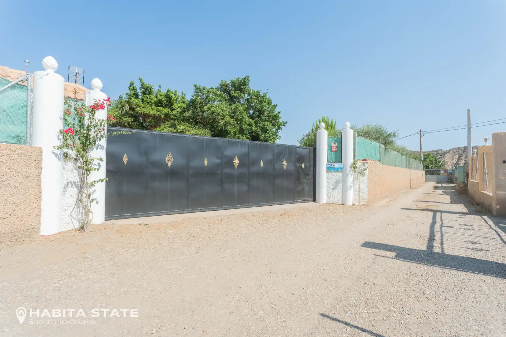 Vista exterior de Casa o xalet en venda en Gádor amb Aire condicionat, Jardí privat i Piscina