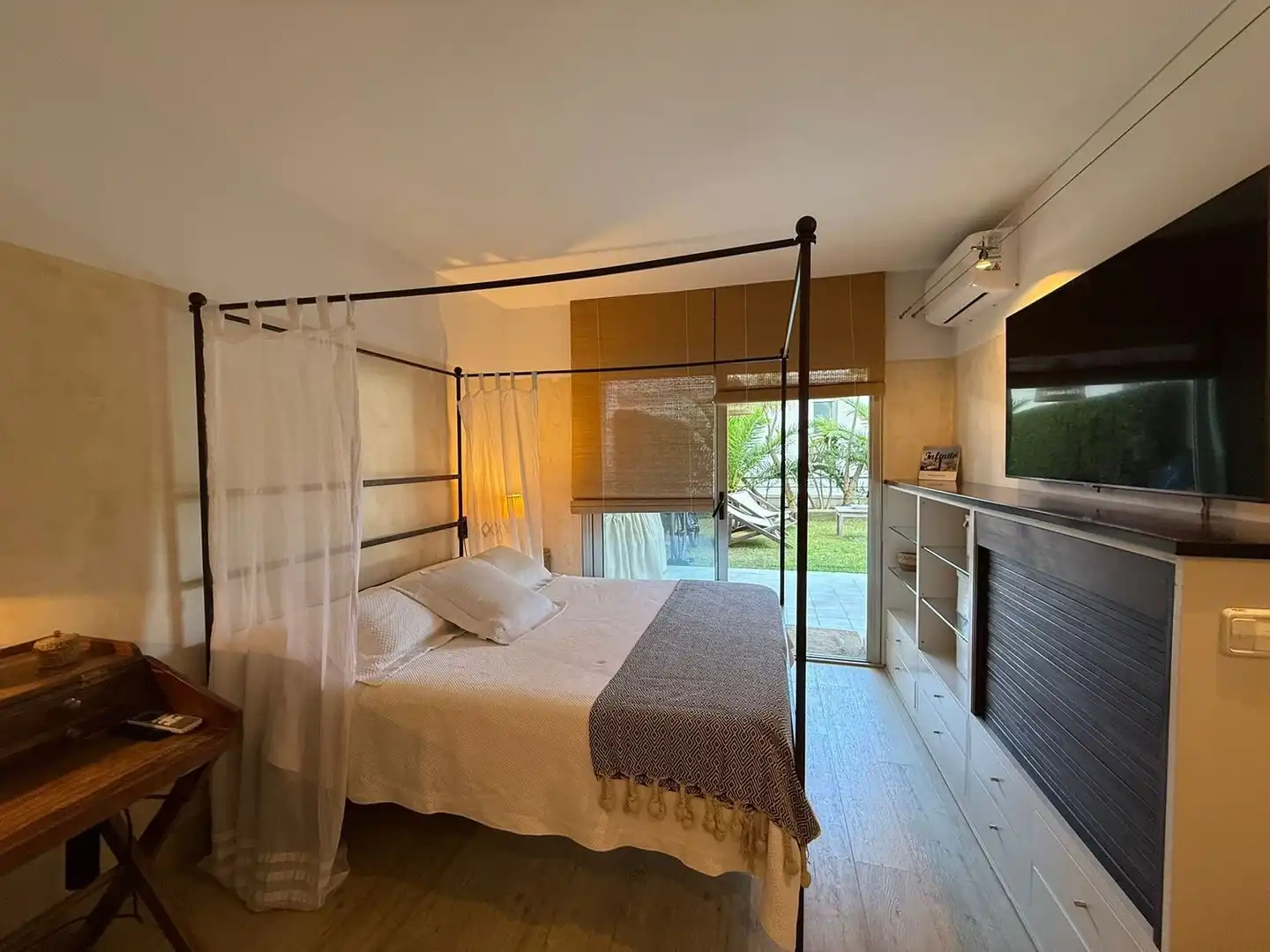 Bedroom of Flat for rent in Castell d'Aro, Platja d'Aro i s'Agaró  with Air Conditioner, Private garden and Terrace