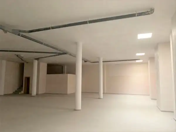 Local comercial en alquiler en C/ Doctor Castoviejo, imagen 5