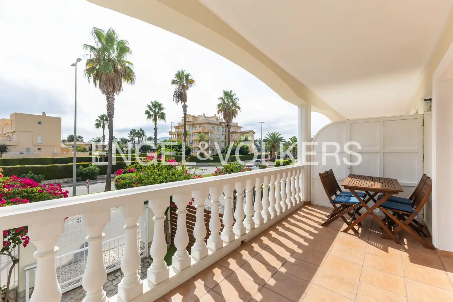 Maison mitoyenne avec terrasse à louer à Avinguda Oliva Nova I, imagen 2