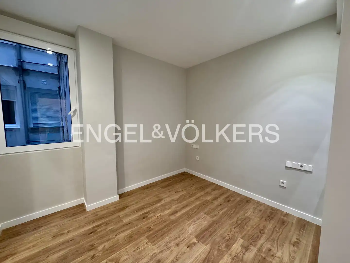 Flat for rent in Valencia  with Air Conditioner, Heating and Balcony