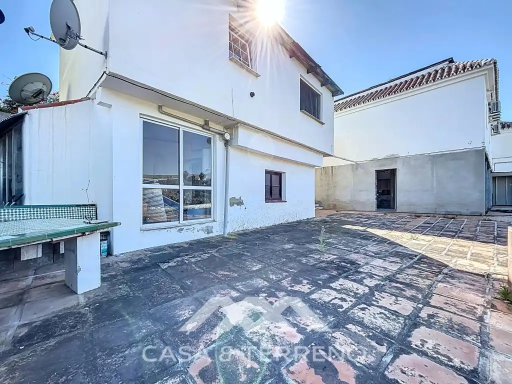 Vista exterior de Casa o xalet en venda en Vélez-Málaga amb Aire condicionat, Jardí privat i Terrassa