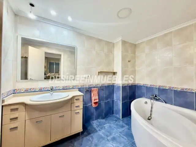 Baño de Piso en venta en Valencia con Aire acondicionado, Calefacción y Parquet