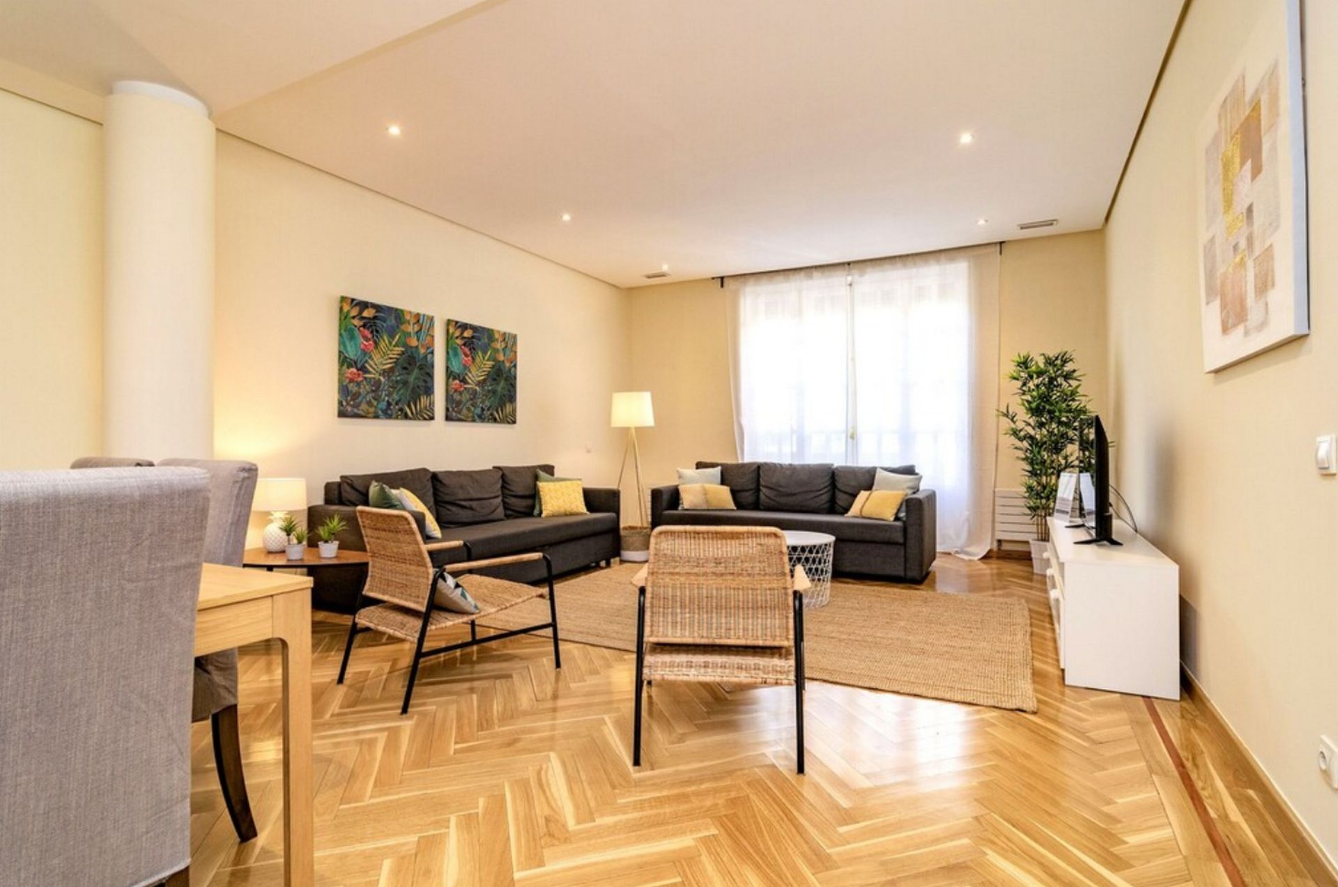 Sala d'estar de Pis de lloguer en Las Palmas de Gran Canaria amb Aire condicionat, Traster i Moblat