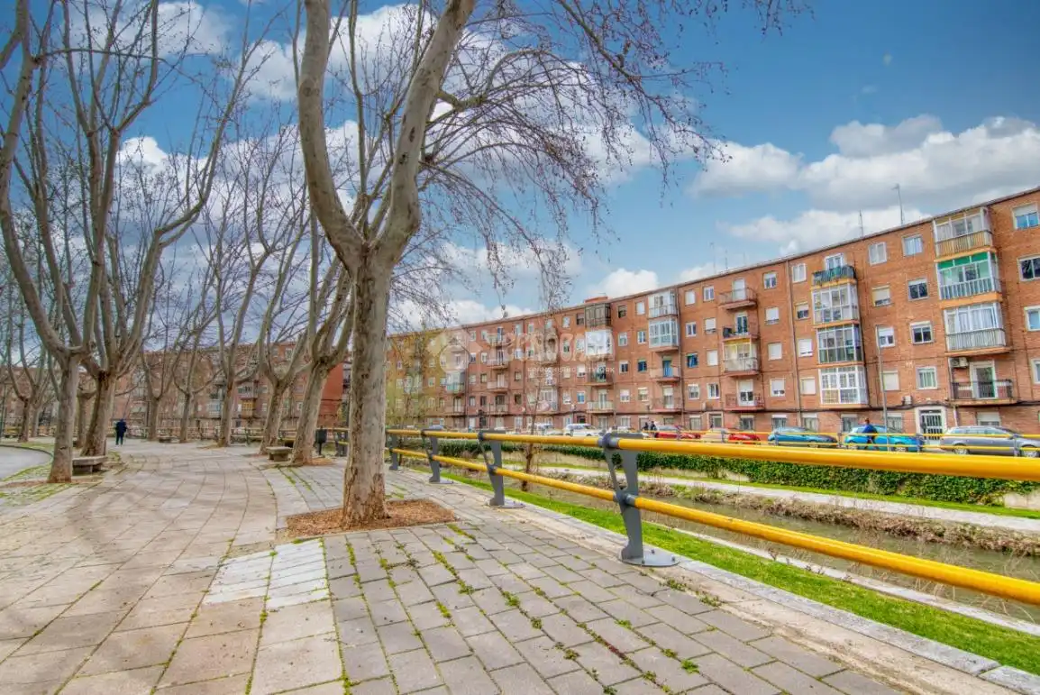 Vista exterior de Piso en venta en Valladolid con Calefacción y Terraza