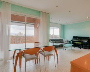 Sala d'estar de Àtic en venda en Granollers amb Aire condicionat i Balcó