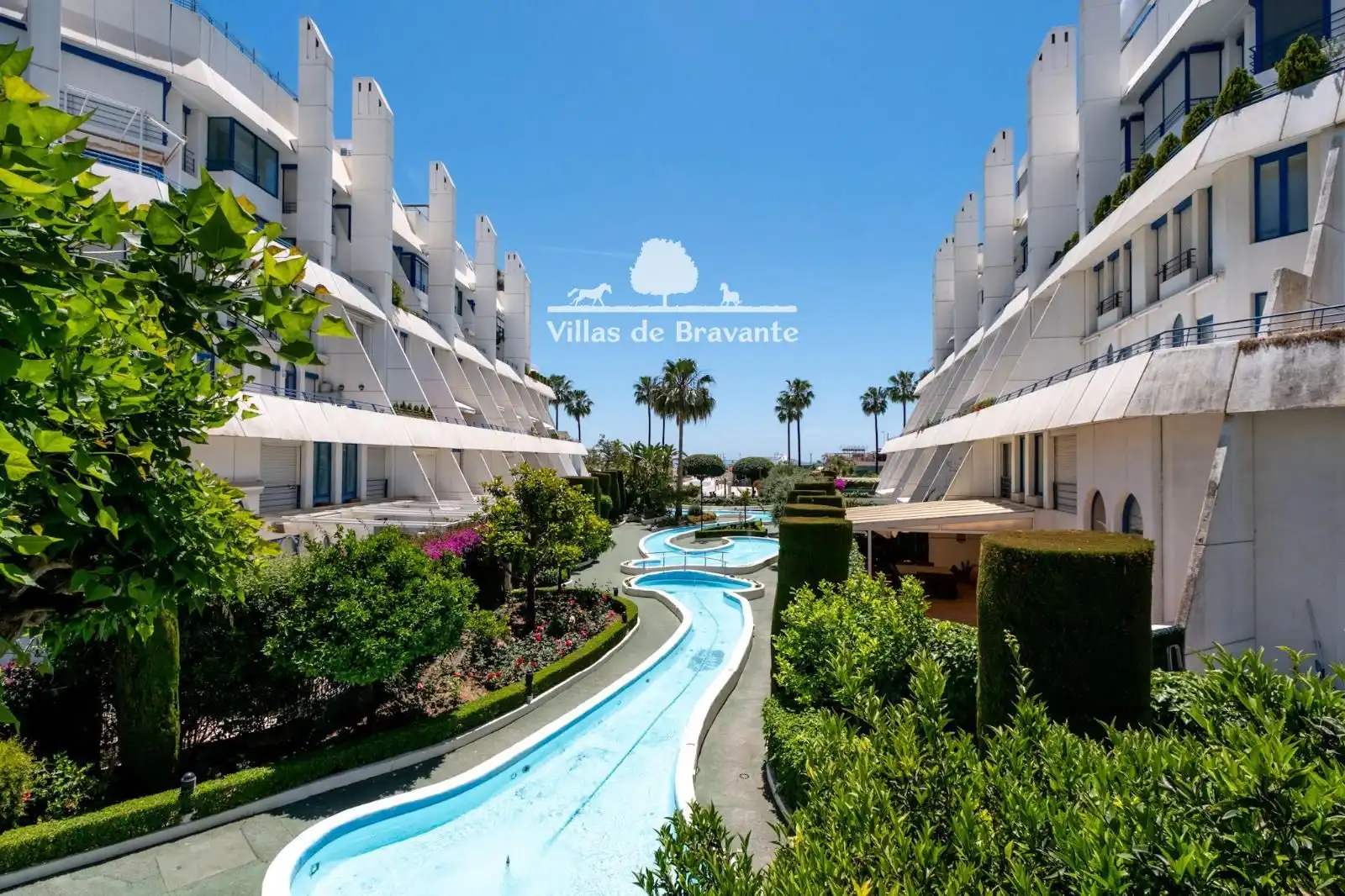 Vista exterior de Dúplex en venta en Marbella con Aire acondicionado, Calefacción y Parquet