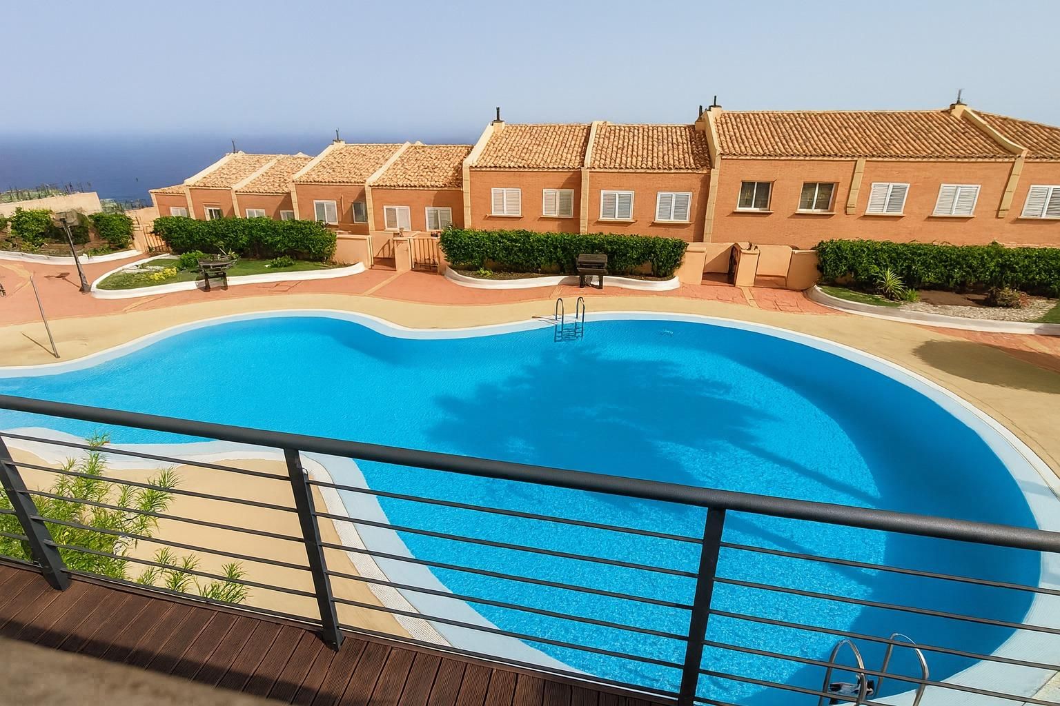 Piscina de Casa adosada de lloguer en El Rosario amb Jardí privat, Terrassa i Piscina comunitària