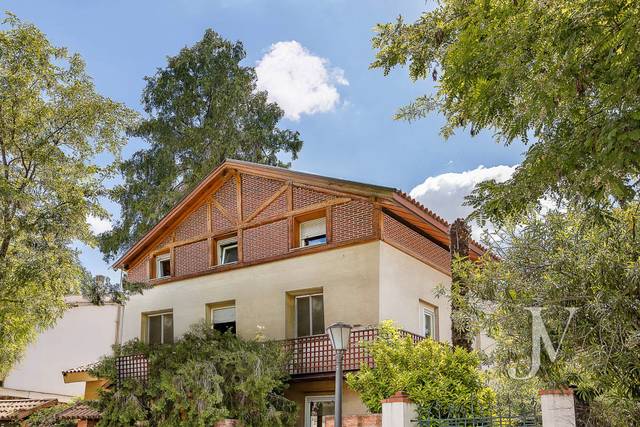 Casa-chalet en Venta en Glorieta de Fuentidueñas, 6 en Niño Jesús