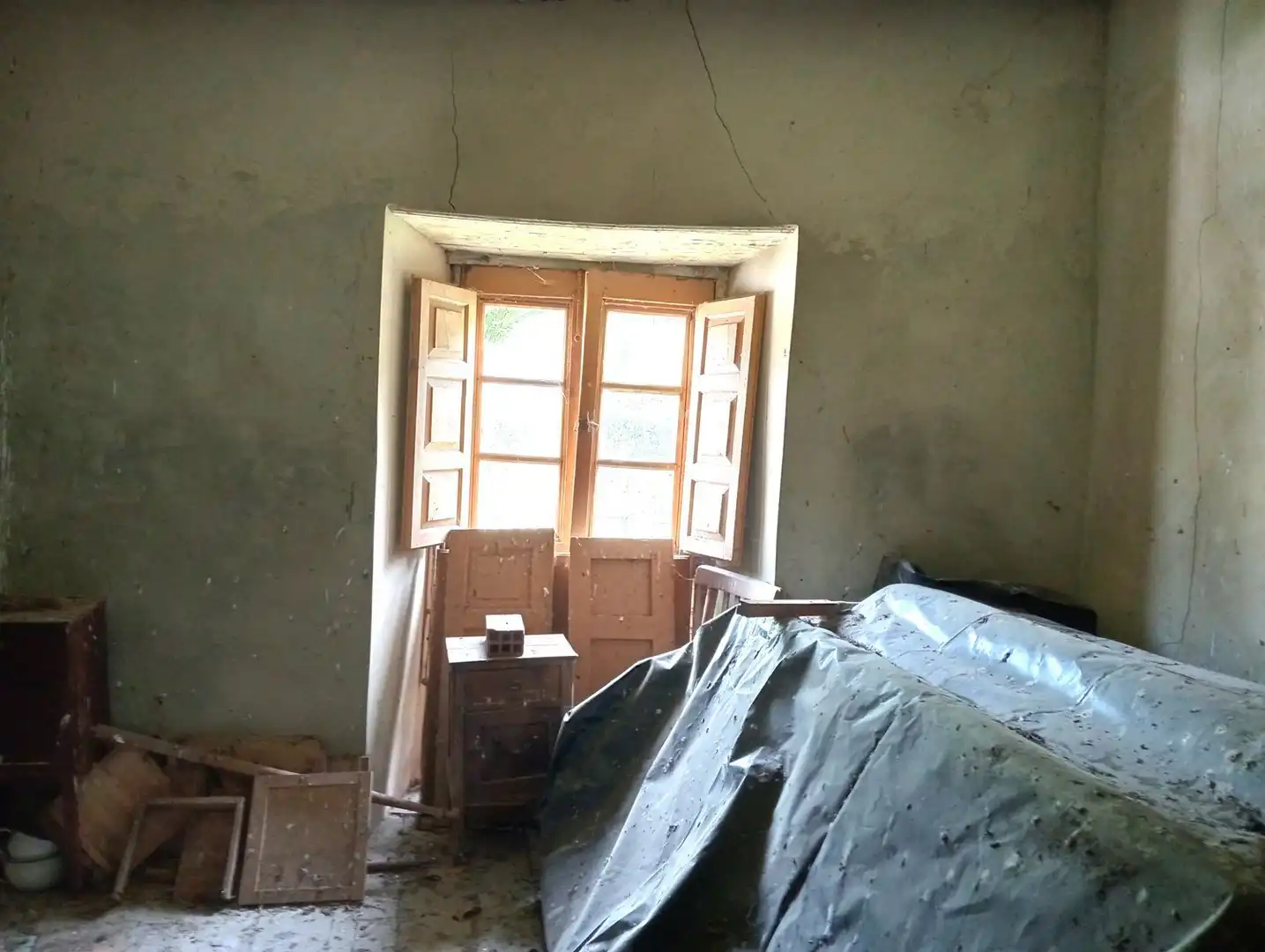 Houses for sale in Lena  with Storage room and Swimming Pool