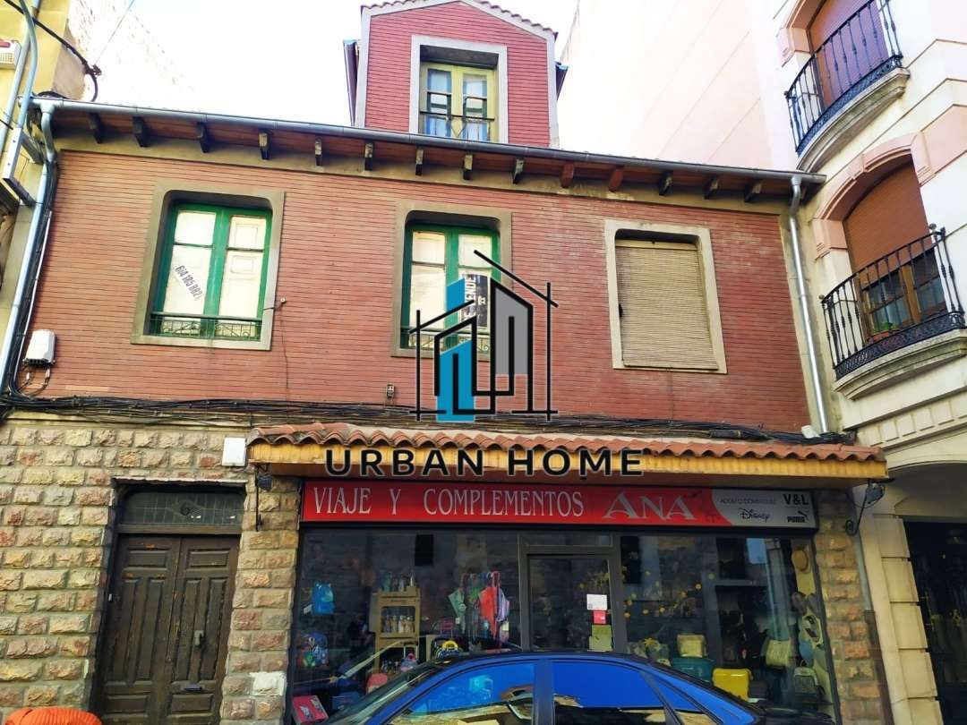 Exterior view of House or chalet for sale in La Bañeza   with Private garden