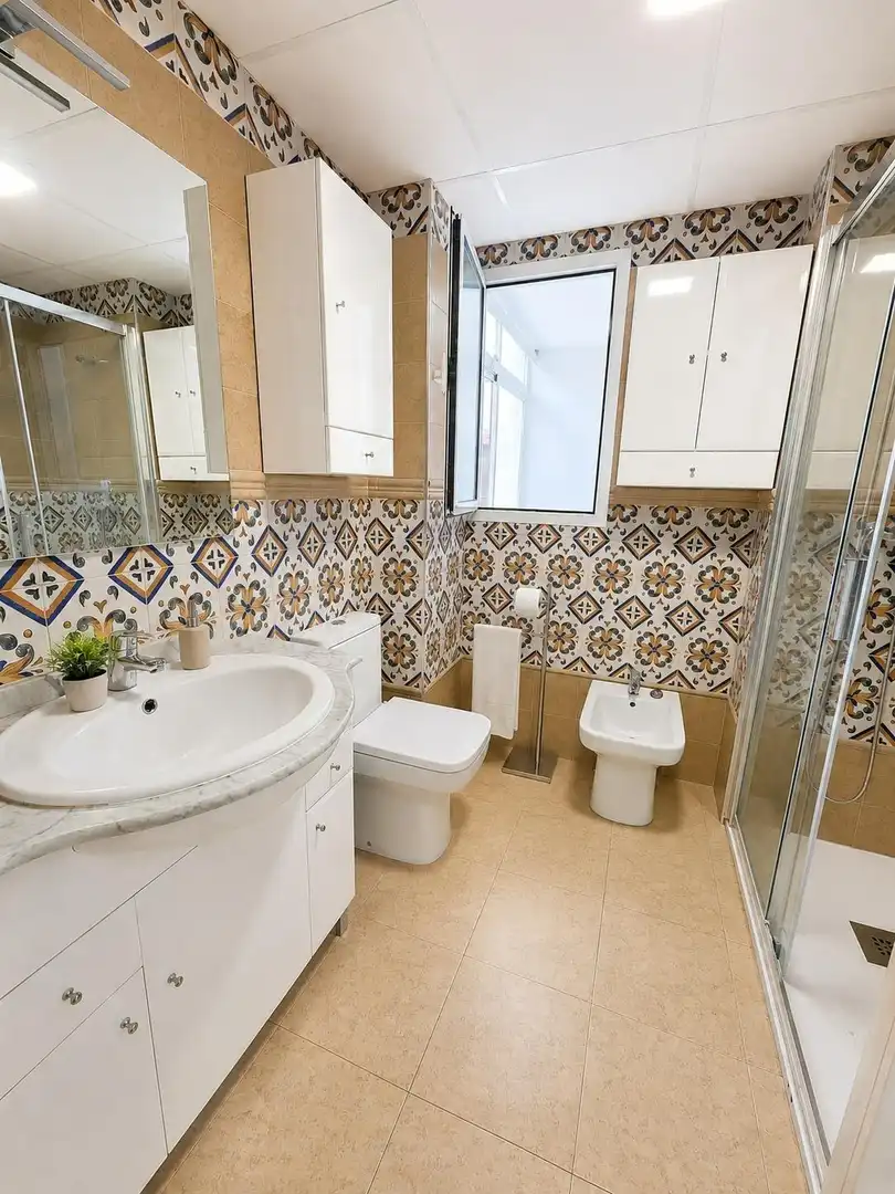 Bathroom of Flat for rent in Málaga  with Air Conditioner, Terrace and Furnished