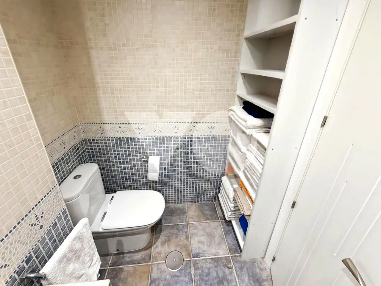 Bathroom of Flat for sale in Madrid  with Air Conditioner, Heating and Terrace