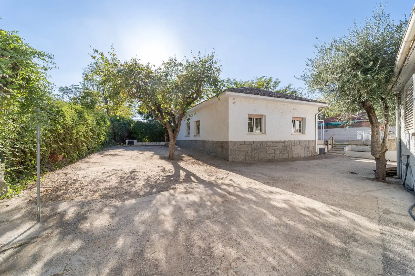 Vista exterior de Casa o xalet en venda en Brunete amb Calefacció, Jardí privat i Traster