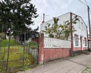 Vista exterior de Casa o xalet en venda en Culleredo amb Jardí privat