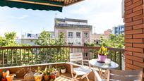 Exterior view of Apartment for sale in  Barcelona Capital  with Air Conditioner, Heating and Balcony