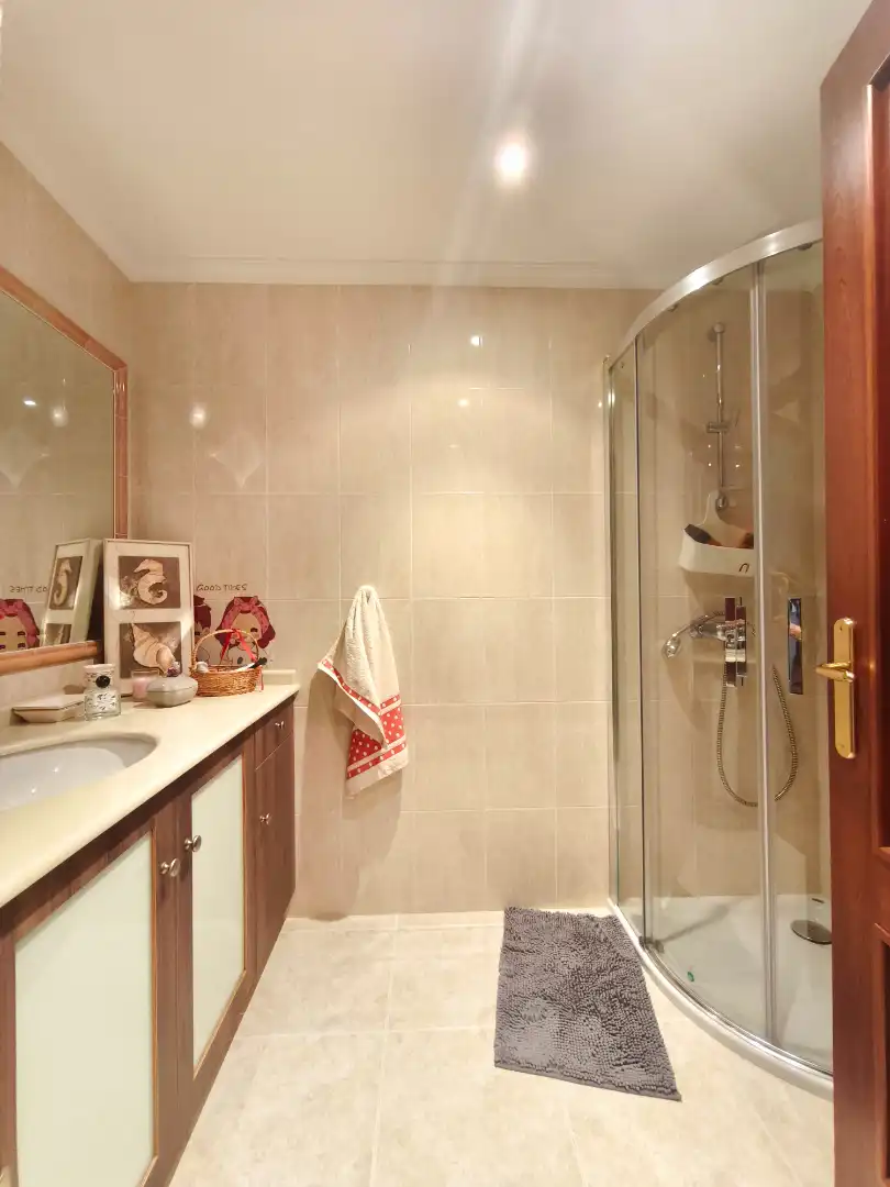 Baño de Piso en venta en Ames con Calefacción, Terraza y Trastero