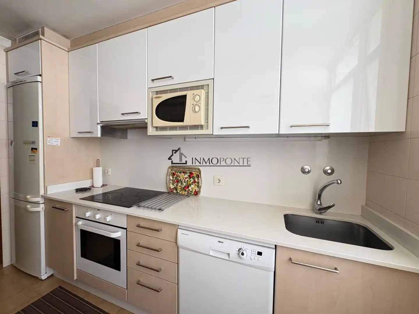 Kitchen of Flat for sale in Pontevedra Capital   with Heating and Storage room