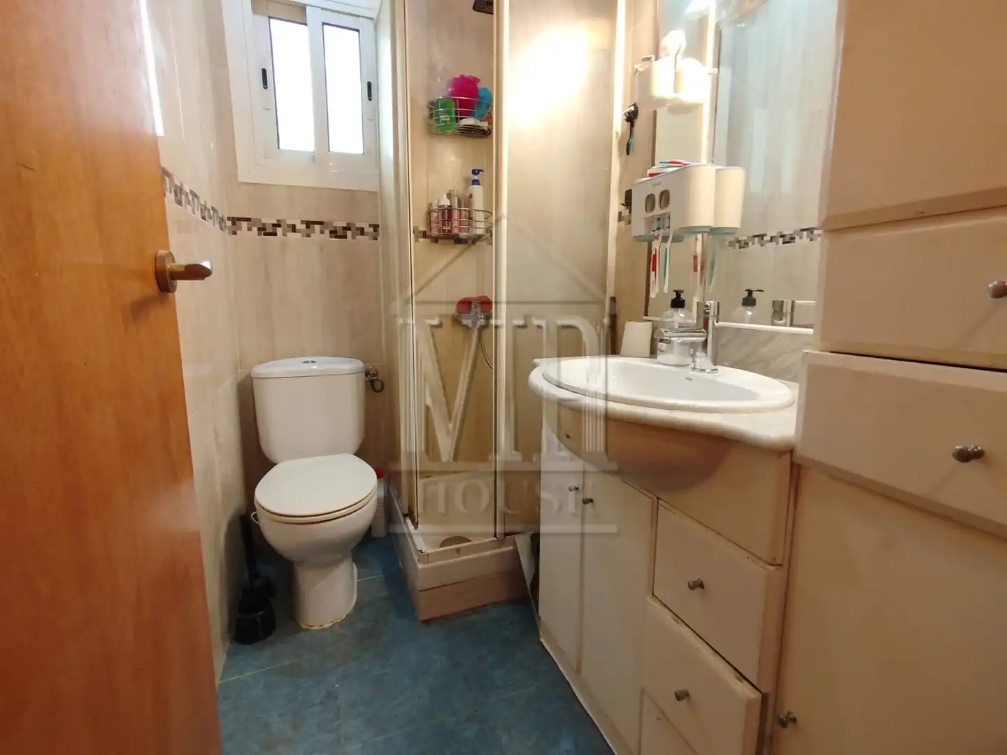 Baño de Piso en venta en Badalona con Aire acondicionado, Calefacción y Amueblado