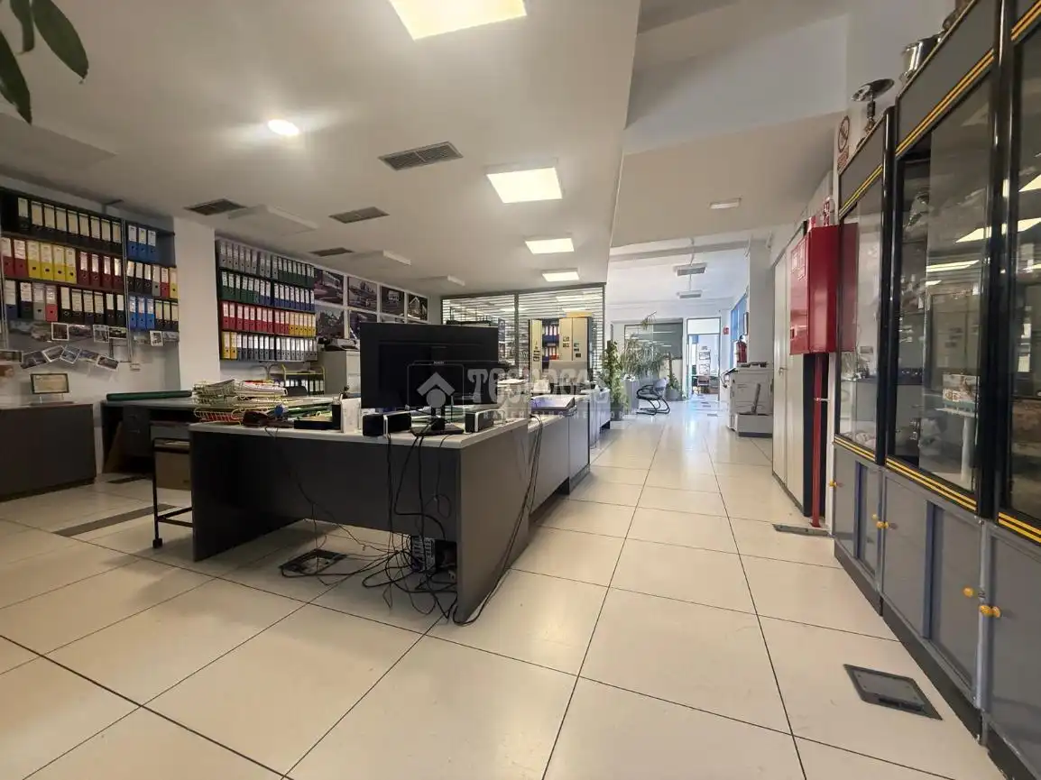 Office for sale in Madrid  with Air Conditioner, Heating and Alarm