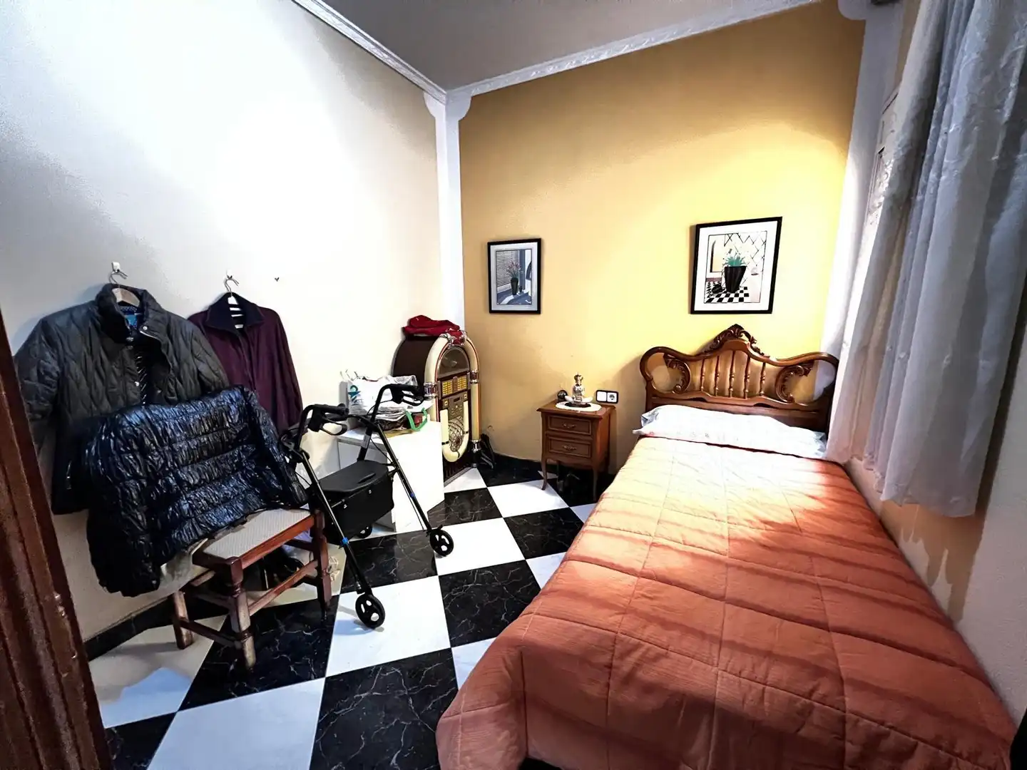 Dormitori de Casa o xalet en venda en Sabadell amb Aire condicionat, Calefacció i Jardí privat