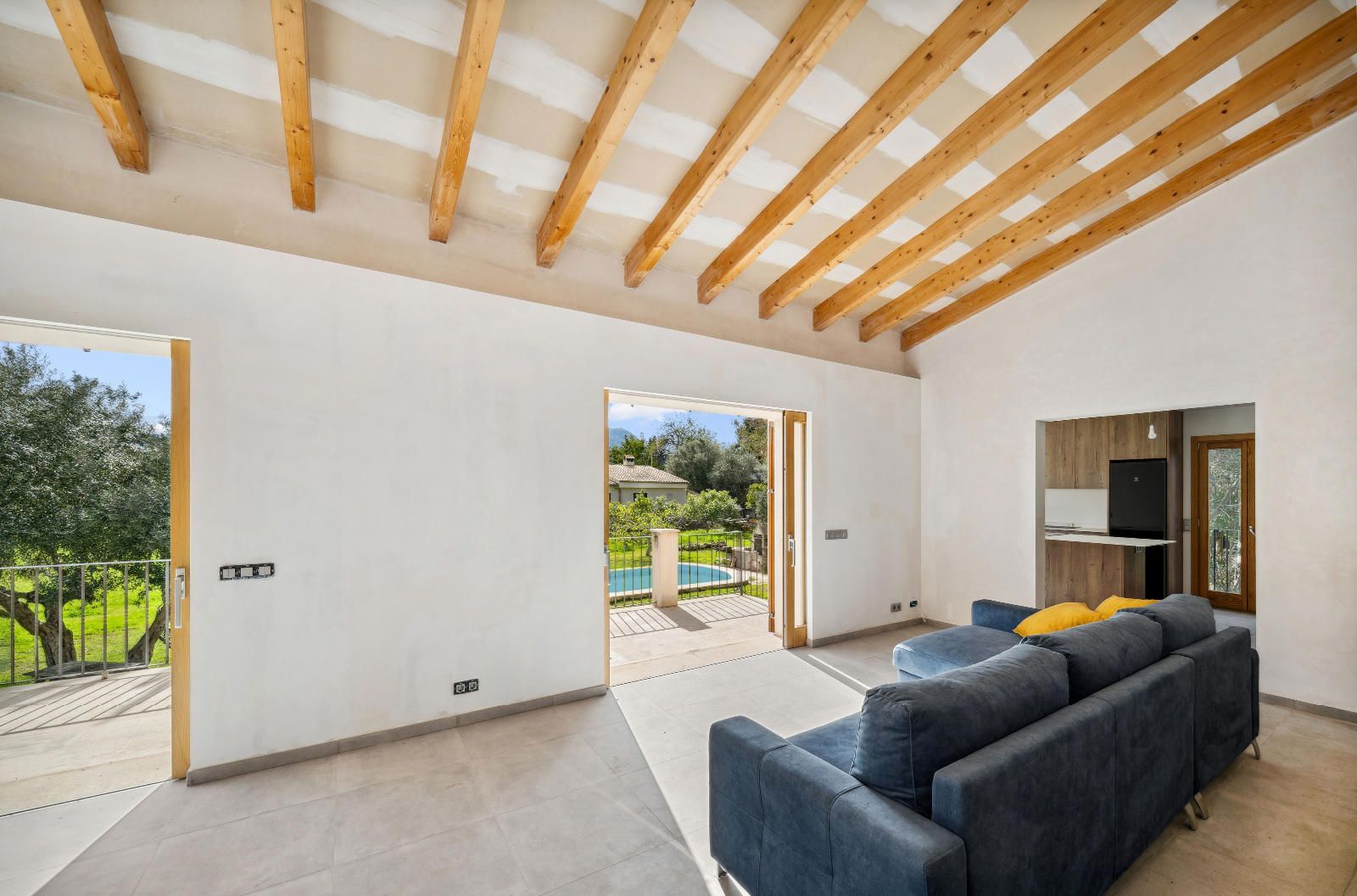 Sala d'estar de Finca rústica en venda en Pollença amb Aire condicionat, Calefacció i Jardí privat