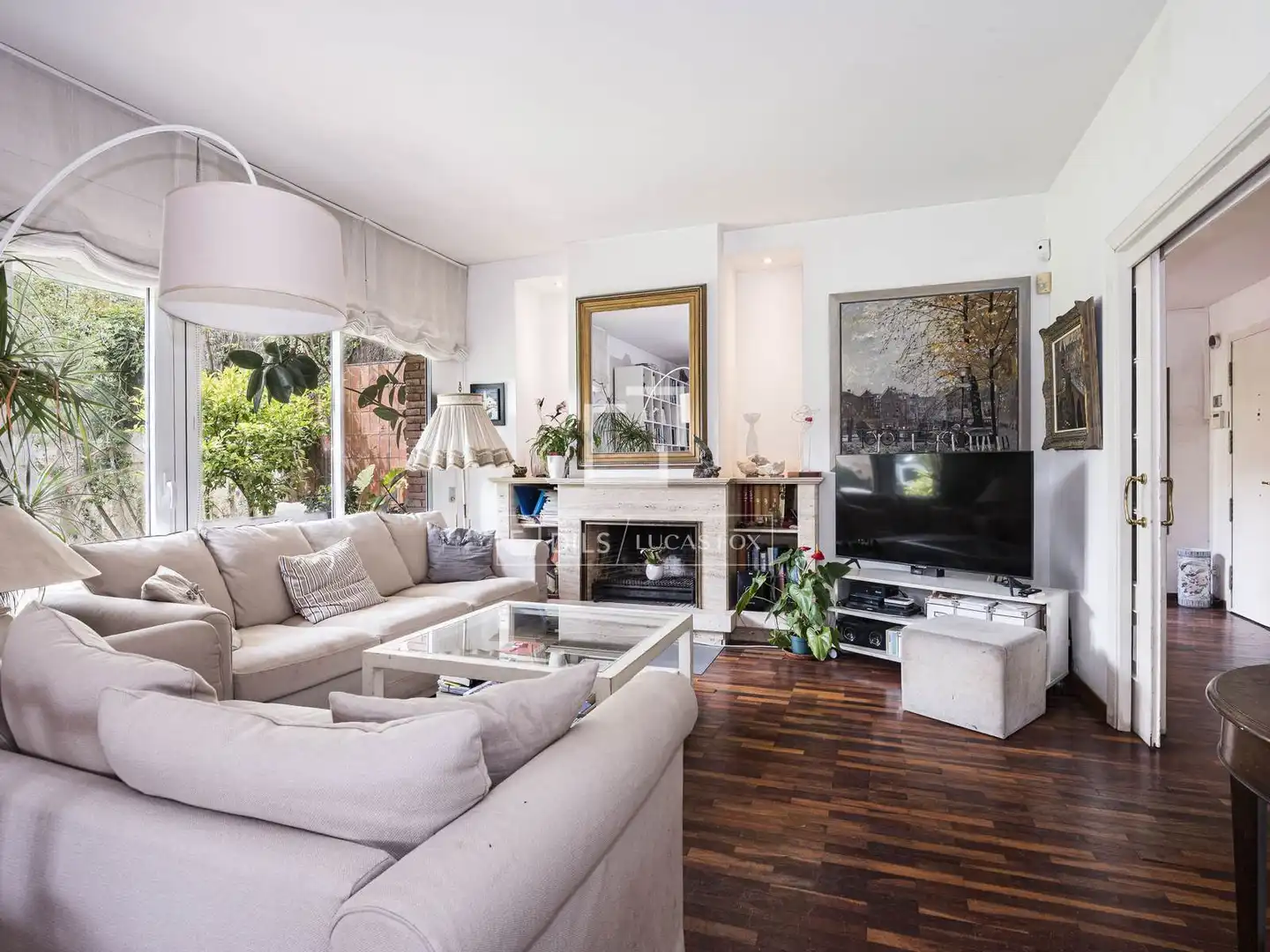 Living room of Houses for sale in Sant Cugat del Vallès  with Air Conditioner, Heating and Private garden