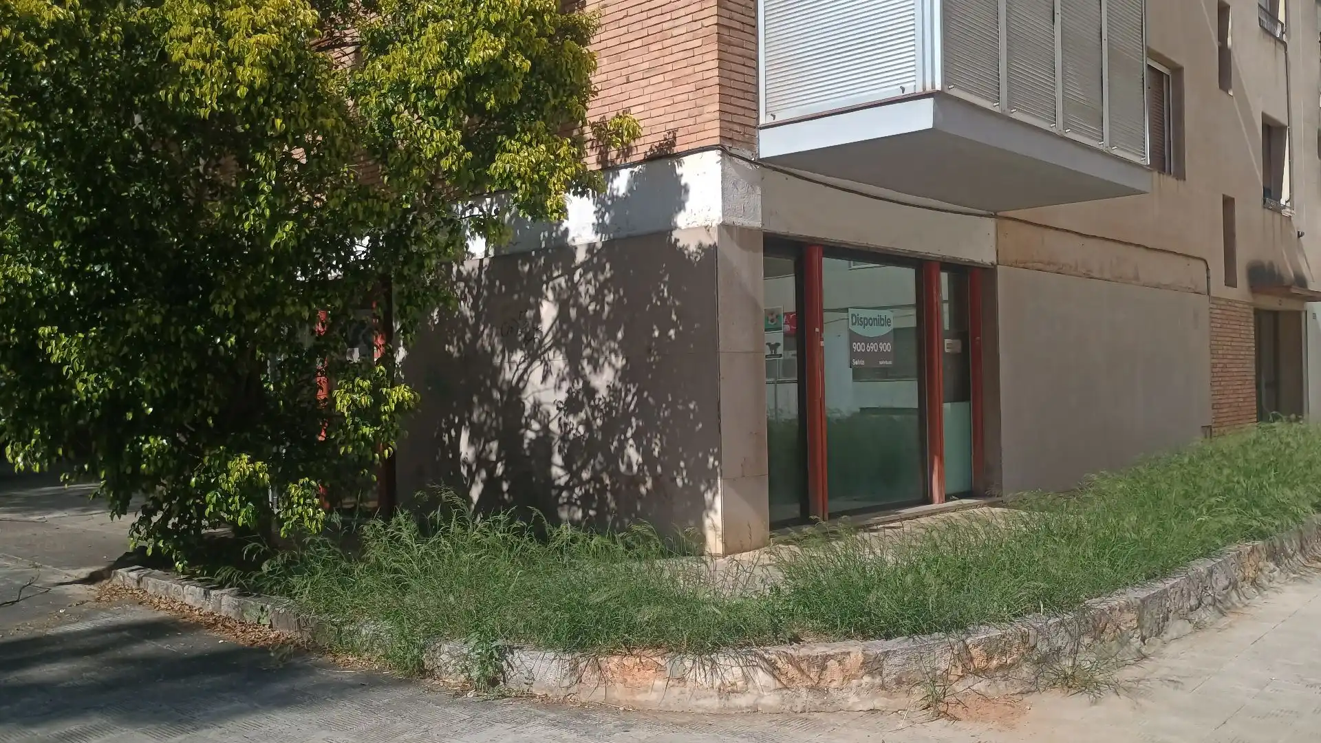 Vista exterior de Local en venda en Reus