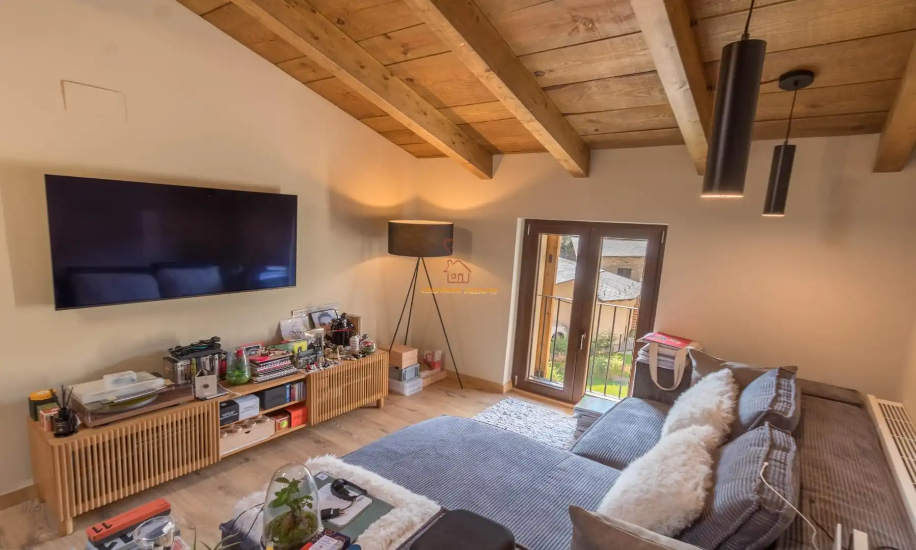Sala d'estar de Casa adosada en venda en Fontanals de Cerdanya amb Aire condicionat, Calefacció i Jardí privat