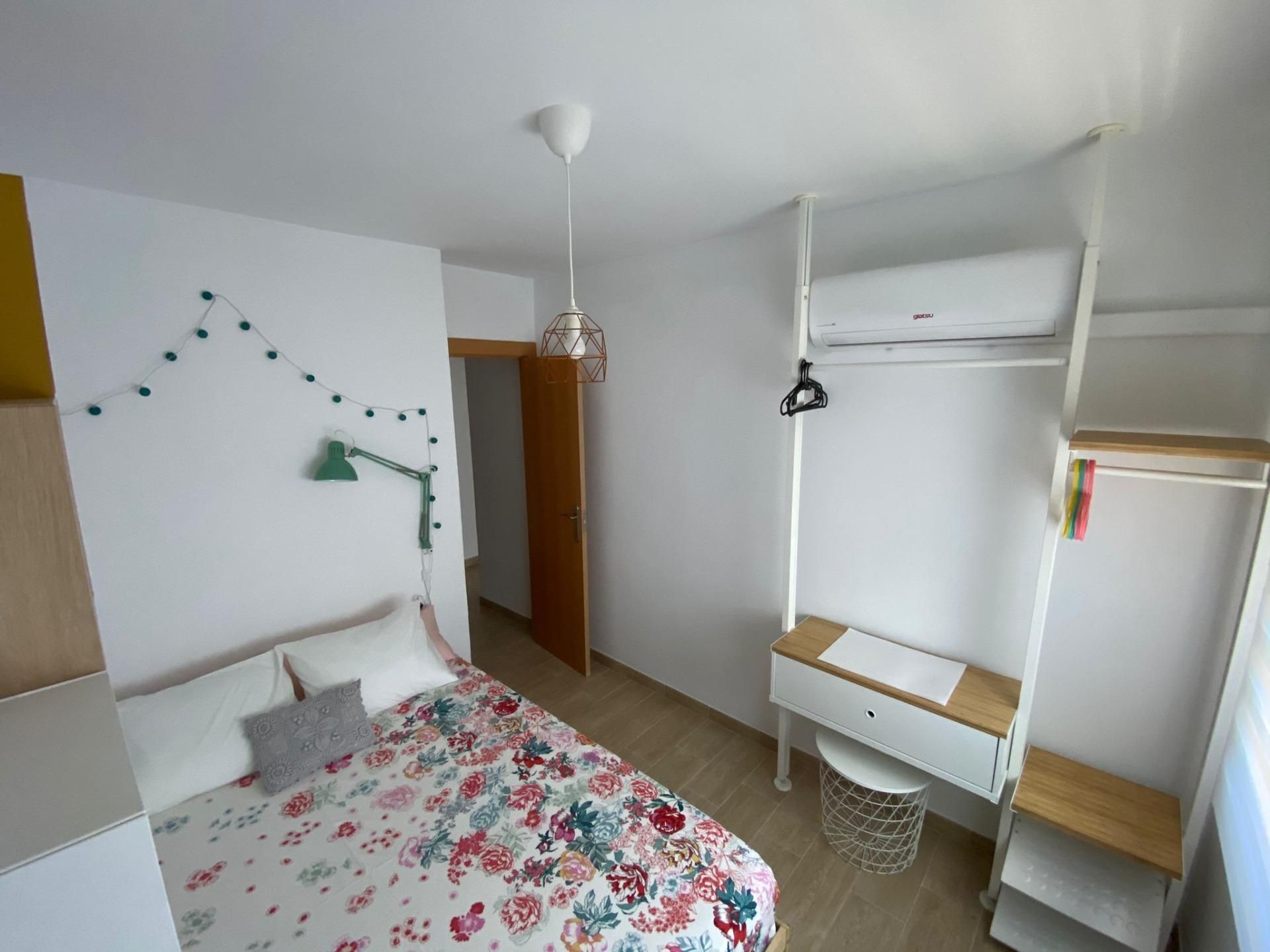 Bedroom of Attic to rent in  Granada Capital  with Air Conditioner, Terrace and Furnished