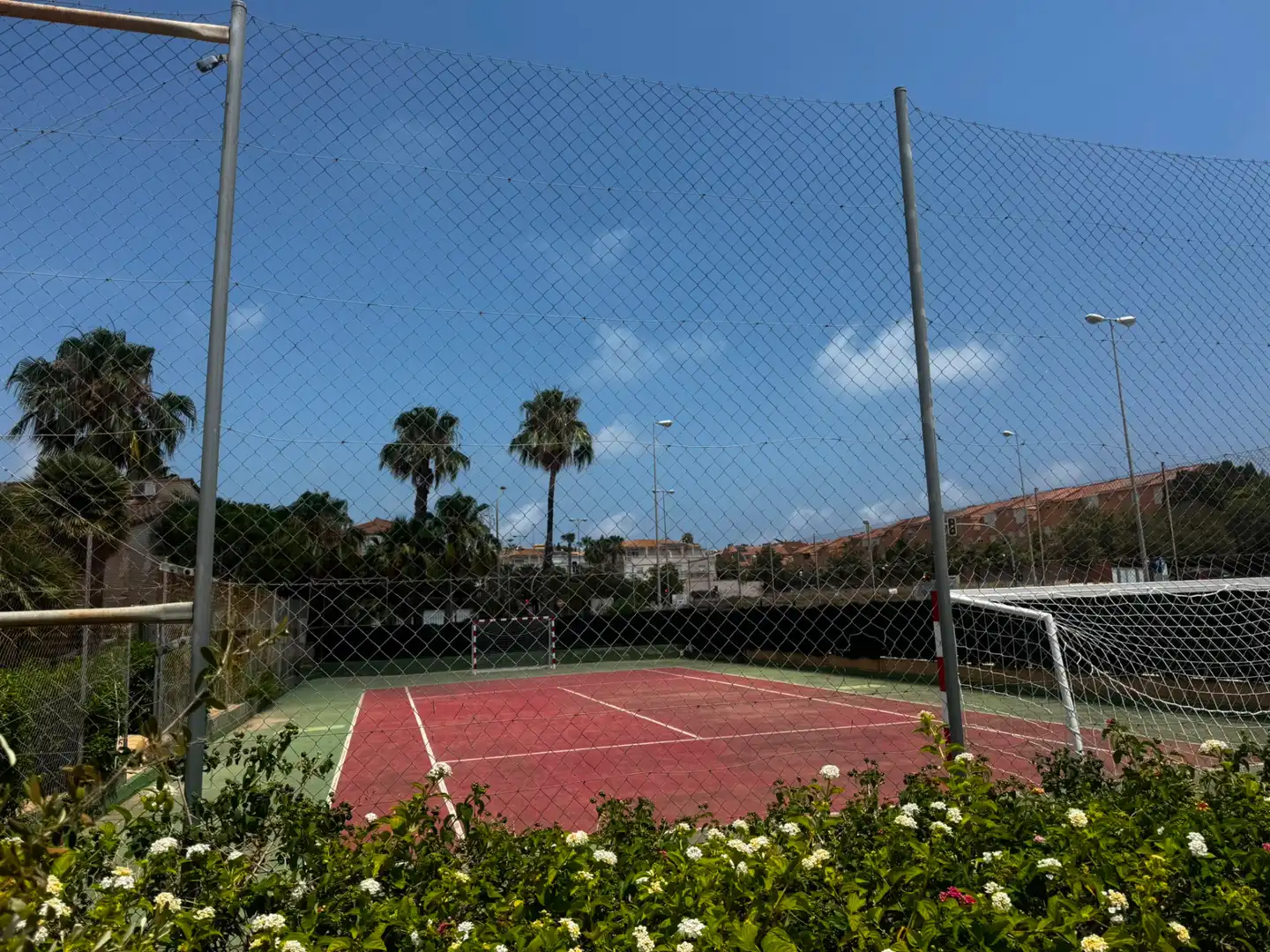 Vista exterior de Casa o xalet de lloguer en Alicante / Alacant amb Aire condicionat, Jardí privat i Parquet