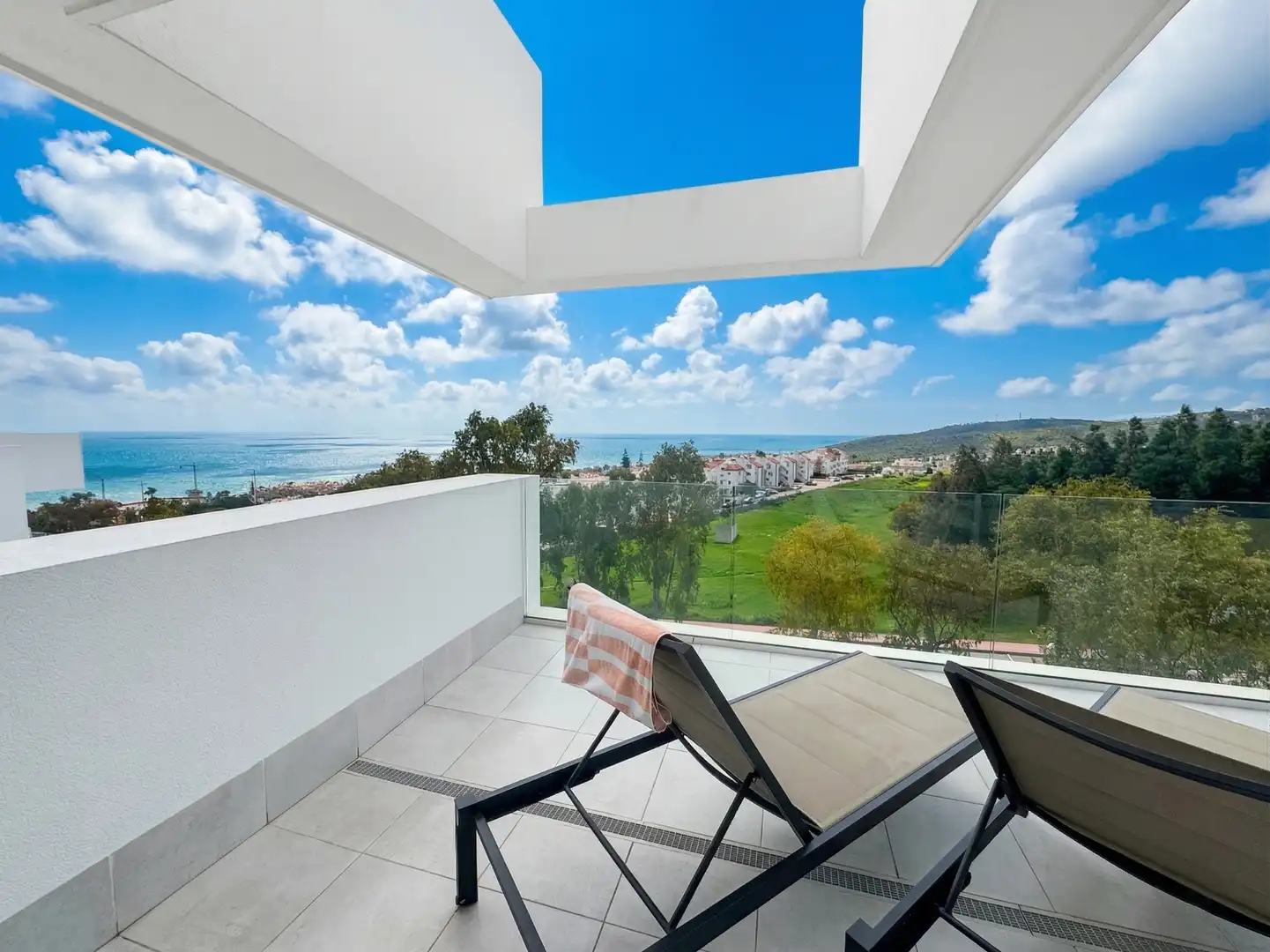 Terrasse von Dachboden zum Verkauf in Manilva mit Klimaanlage, Heizung und Terrasse