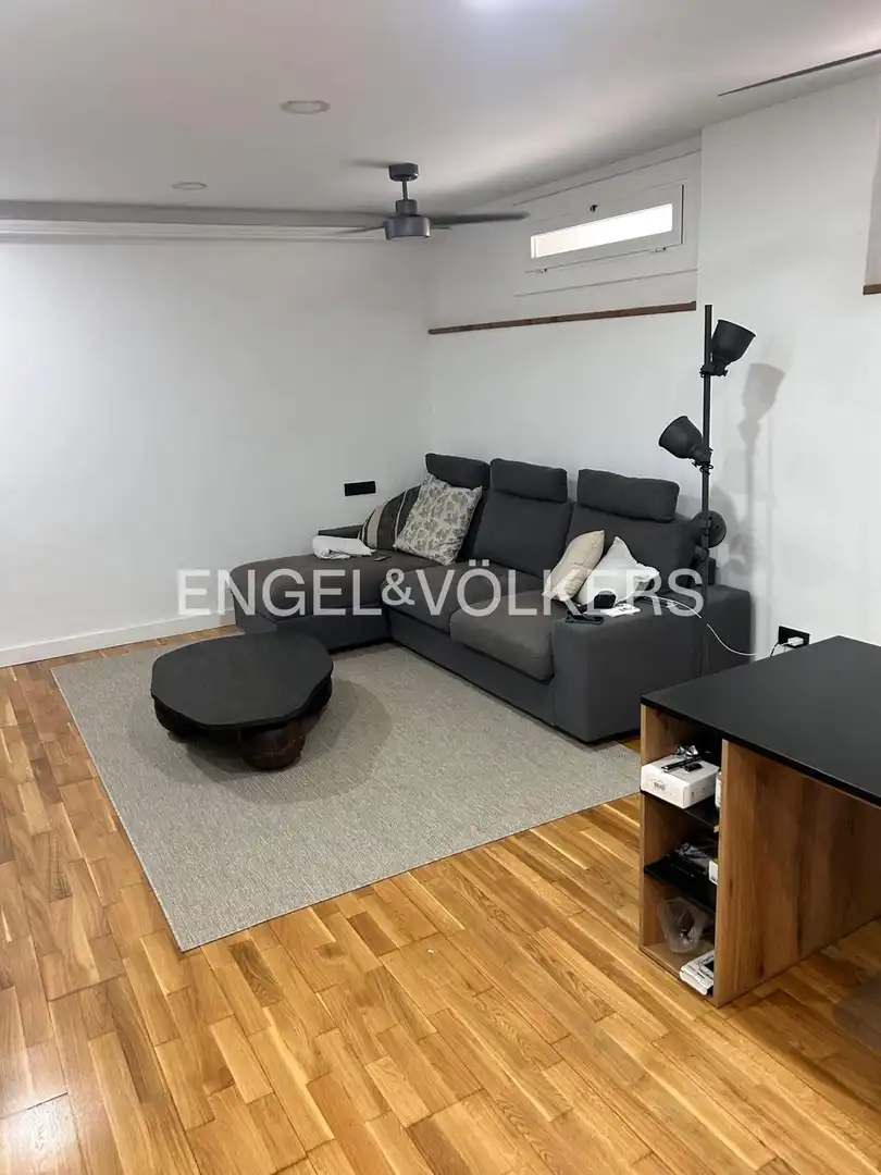 Sala de estar de Dúplex de alquiler en Barcelona con Aire acondicionado, Calefacción y Parquet
