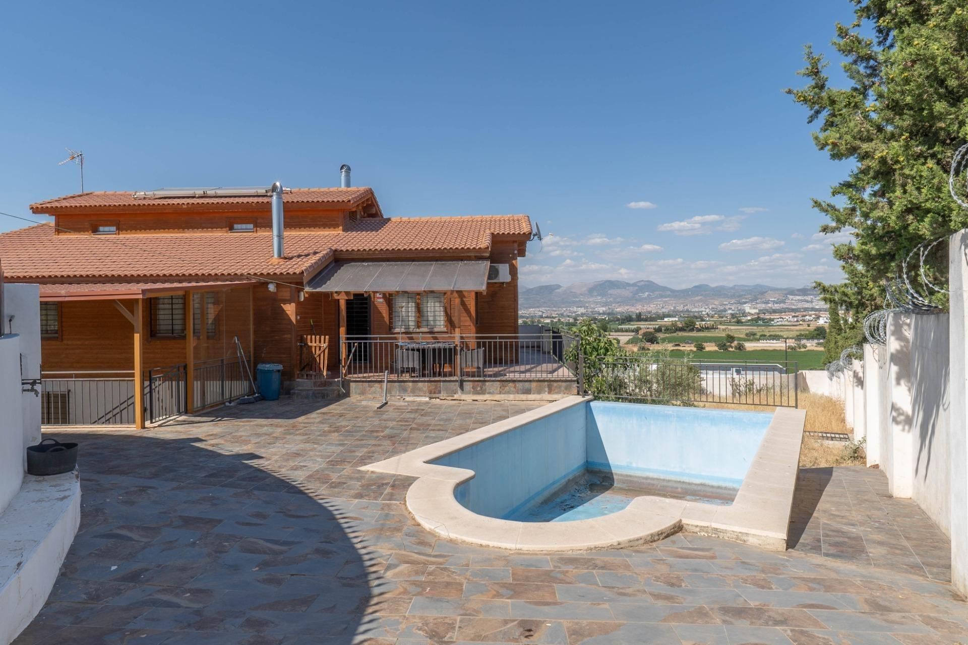 Swimming pool of House or chalet for sale in Churriana de la Vega  with Air Conditioner, Heating and Terrace