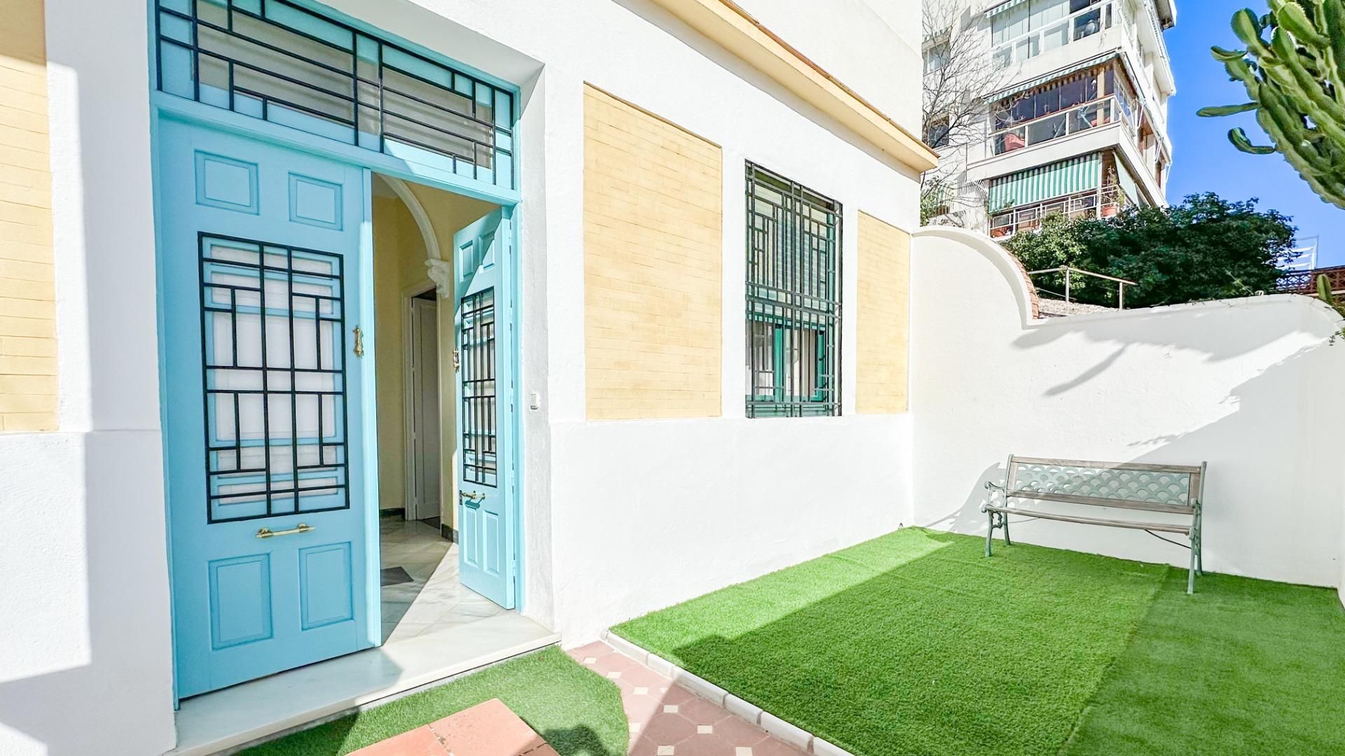 Exterior view of House or chalet for sale in Málaga Capital  with Air Conditioner, Heating and Private garden