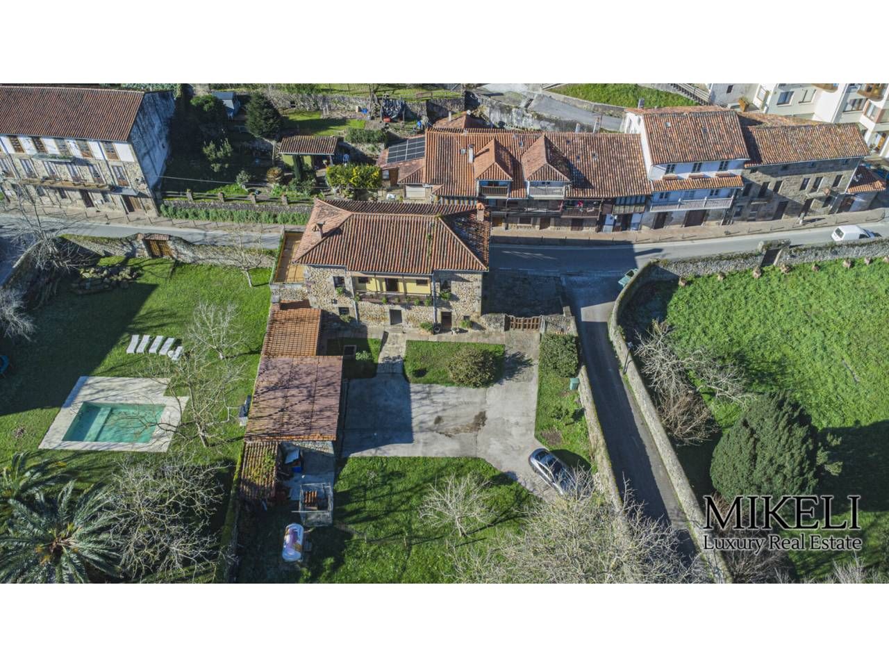 Vista exterior de Casa o xalet en venda en Liérganes amb Calefacció, Jardí privat i Terrassa